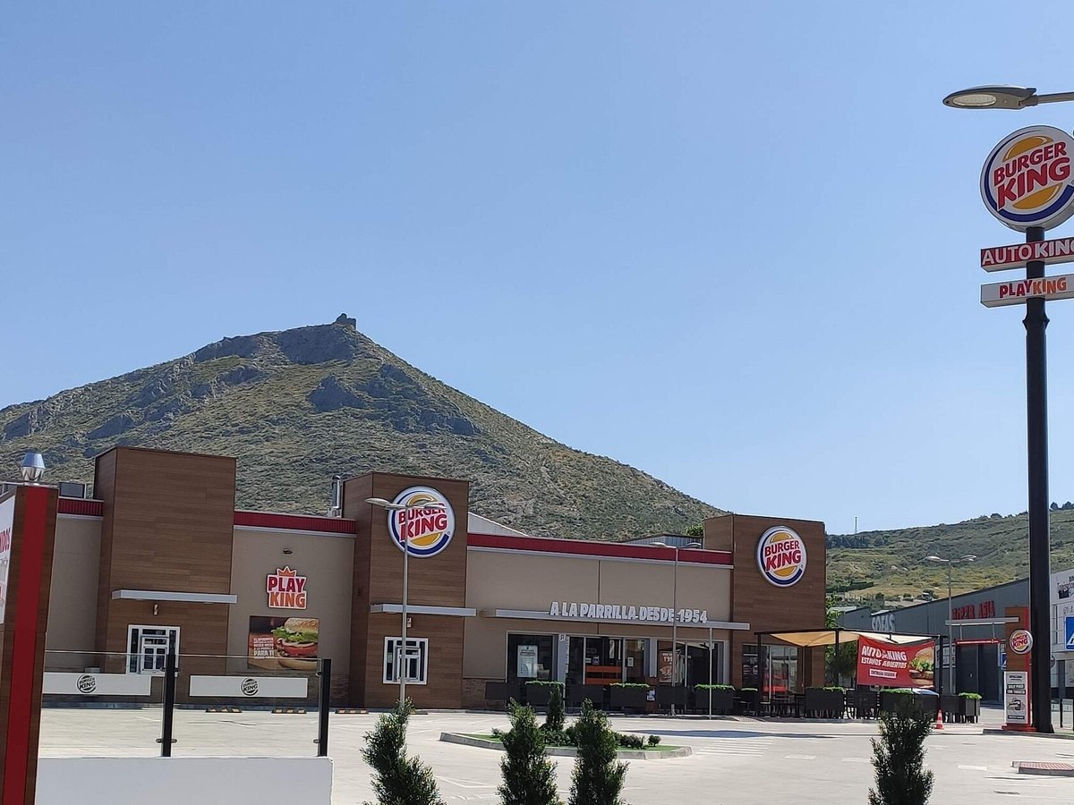 Street view of a Burger King restaurant storefront
